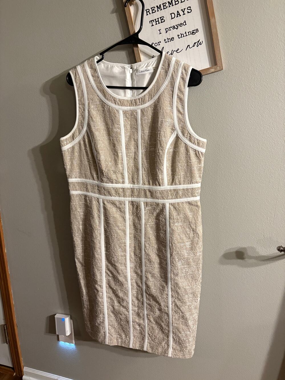 Calvin Klein Sleeveless Sheath Dress in Tan / White - Size 14